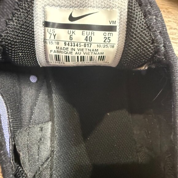 Nike Air Max 270 Throwback Future Running Sneakers - sz 7Y US - Picture 9 of 9